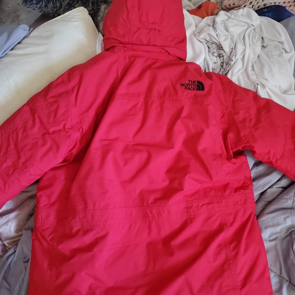 North face winter jacket - Picture 3 of 4